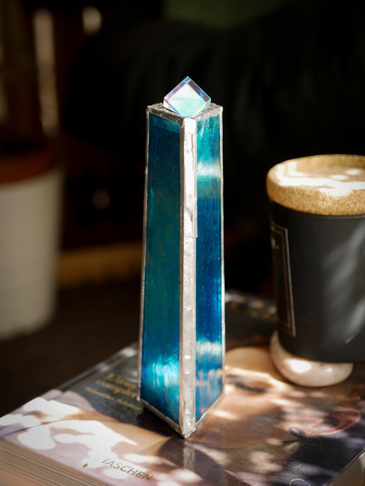 Neptune - Kaléidoscope prisme de verre, vitrail bleu irisé