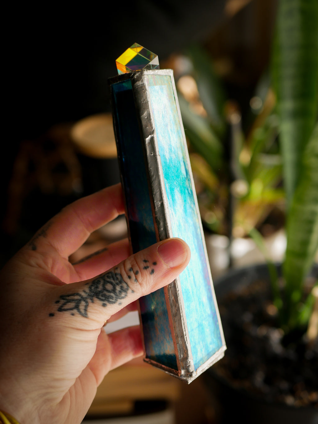 Neptune - Kaléidoscope prisme de verre, vitrail bleu irisé