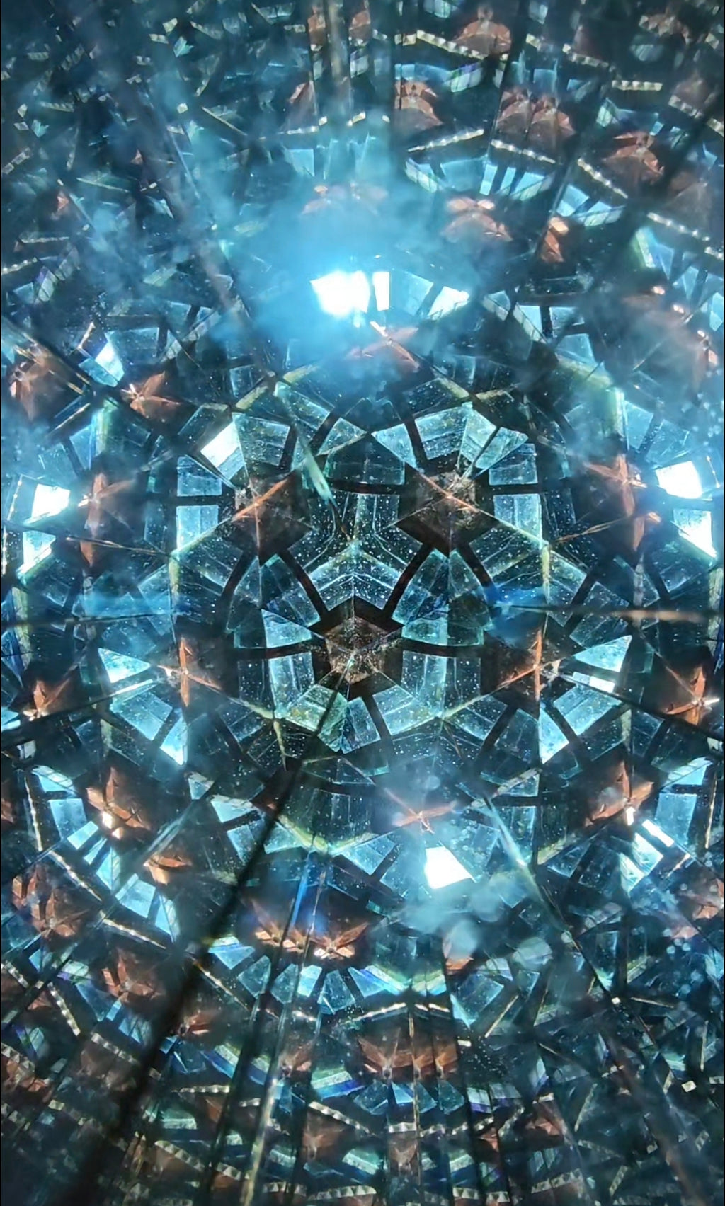 Sirène - Kaléidoscope verre bleu et transparent, vitrail blanc irisé texturé